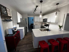 4BR Fully Renovated (Entire House)